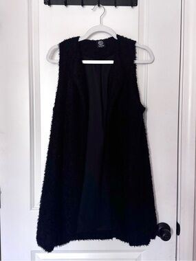 bobeau Black Textured Fuzzy Open Vest